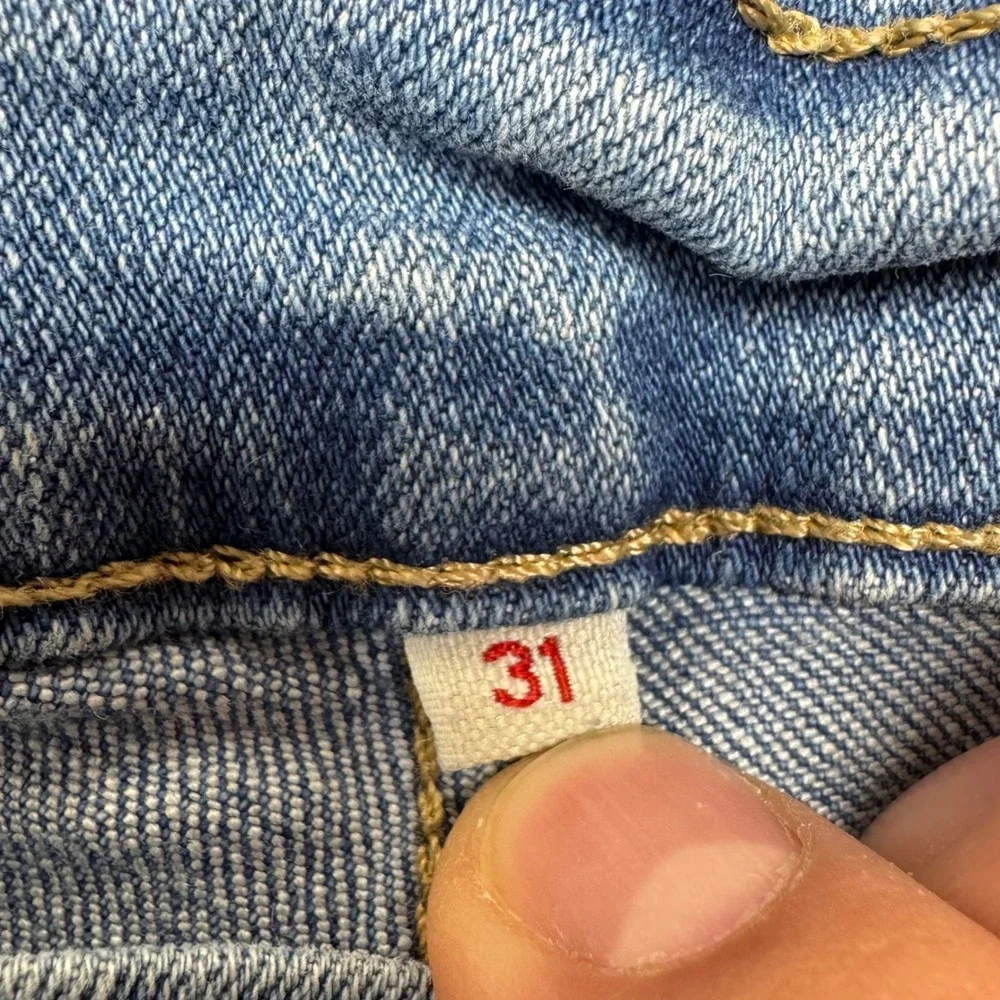 Levis Womens Blue Distressed Denim Bermuda‎ Shorts Size 31 Mid Rise Stretch